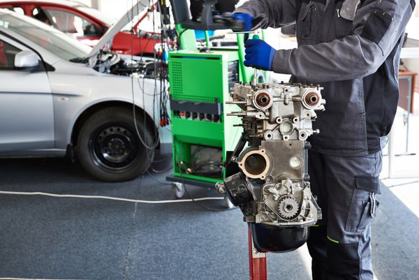 تعمیر موتور خودرو در کارگاه خودرو