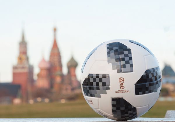 13 نوامبر 2017 مسکو روسیه توپ رسمی جام جهانی 2018 Adidas Telstar 18