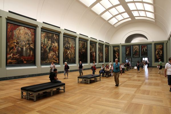 پاریس جولای 22 نقاشیهای روبنس در 22 ژوئیه 2011 در موزه لوور پاریس فرانسه لوور با بازدیدکنندگان 85 میلیون ساله به طور مداوم بازدید کننده ترین موزه در سراسر جهان است