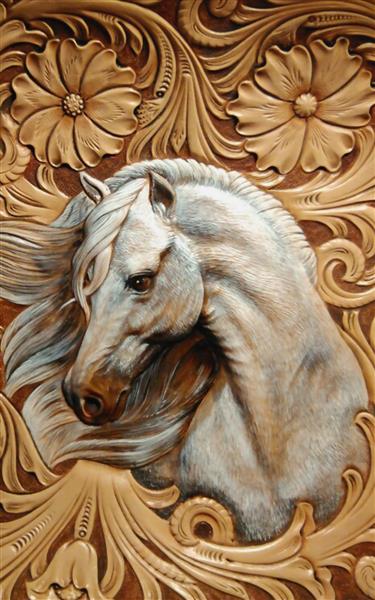 اسب زیبا حکاکی روی چرم