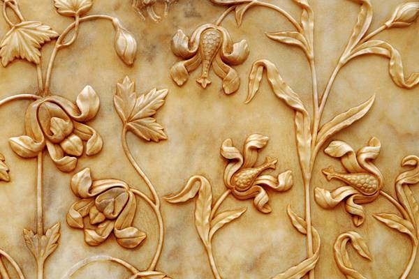 پوستر دیواری سه بعدی حکاکی گل های بژ طرح سنگ و چوب