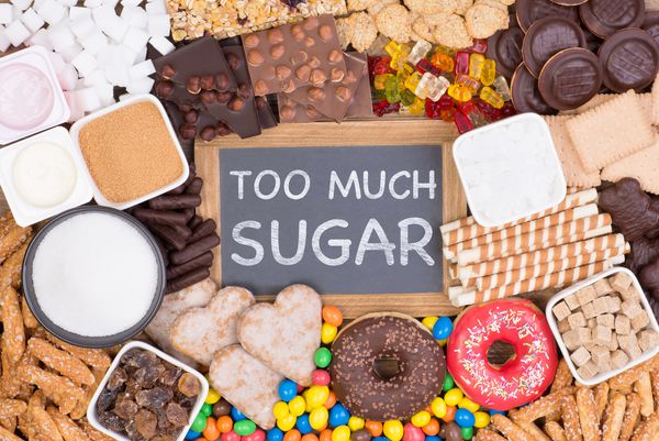 مواد غذایی حاوی قند بیش از حد قند موجود در رژیم غذایی باعث چاقی دیابت و سایر مشکلات سلامتی می شود