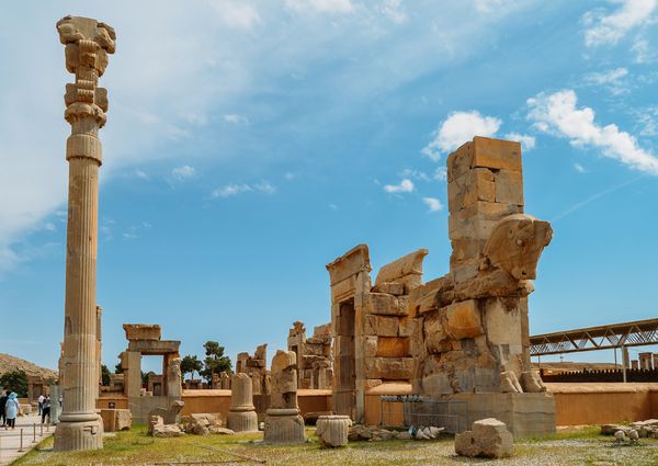 تخت جمشید ایران 28 آوریل 2018 مقبره های باستانی سلسله هخامنشی پادشاهان پارس در صخره های سنگی در نقش N رستم حک شده اند