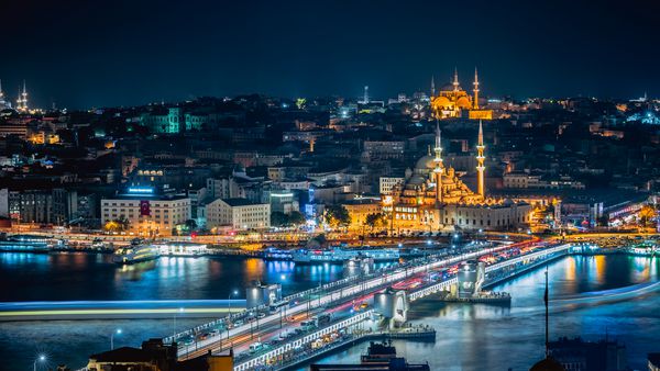 ساعت آبی در استانبول