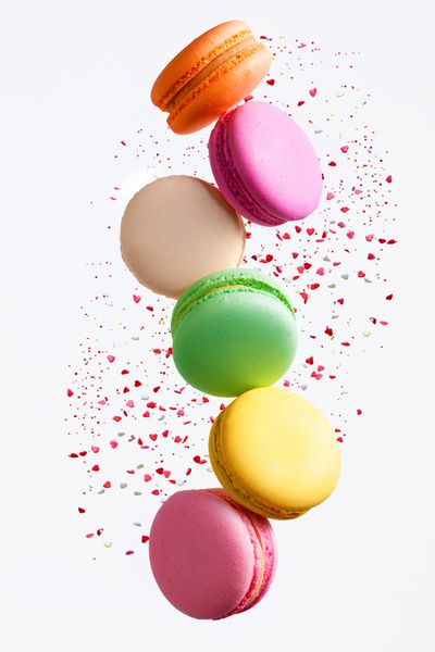 شیرینی های ماکارونی پرواز رنگارنگ Macaroons