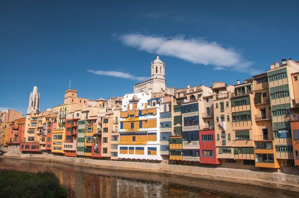 نمایی از شهر ژیرونا در اسپانیا
