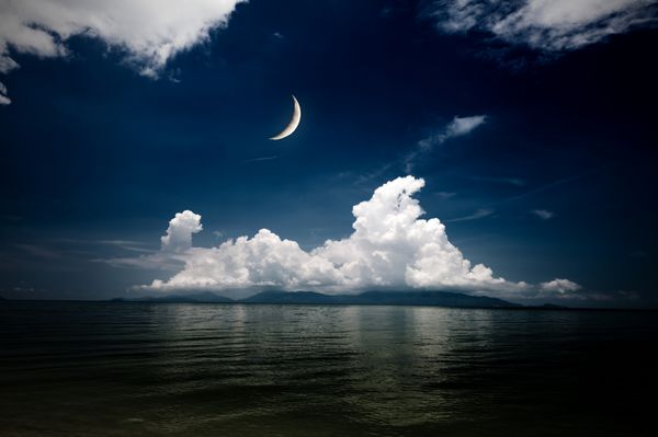 شب دریا و ماه