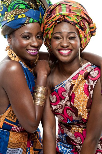 دو مدل زیبا و زیبا جوان آفریقایی