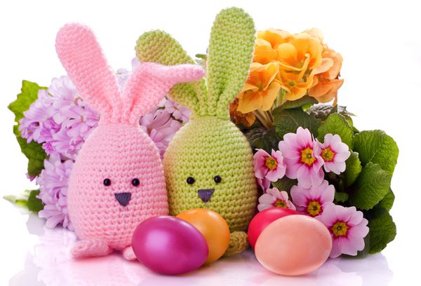 خرگوش عید پاک دستباف با گل های رنگارنگ و تخم های عید پاک