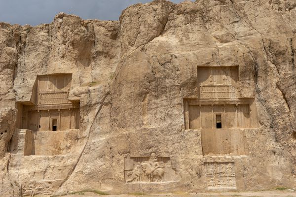 نقشshe رستم ایران در نزدیکی شیراز 10042018 مقبره های پادشاه داریوش خشایارشا و همچنین آرامش های زیبا