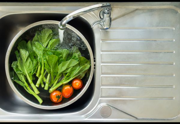 شستن سبزیجات