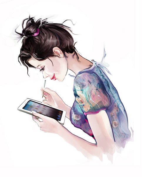 دختری که از صفحه لمسی یک تلفن هوشمند استفاده می کند