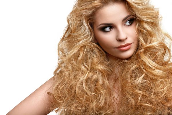 مو پرتره زن زیبا با موهای بلند مجعد تصویر با کیفیت بالا
