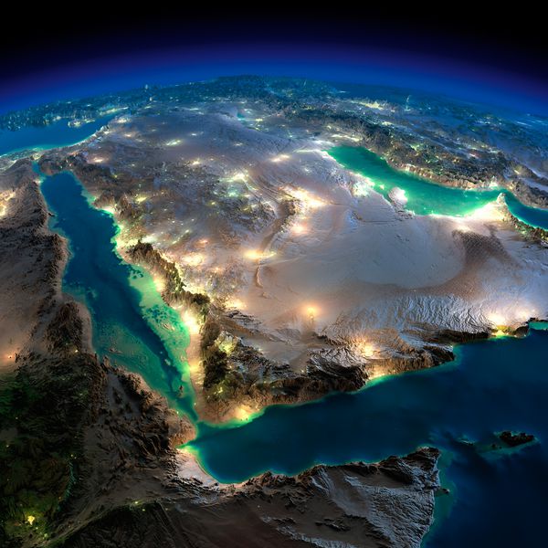زمین بسیار تفصیلی روشنایی شده توسط مهتاب درخشش شهرها بر روی زمین دقیق و مبالغه آمیز چشم انداز می کند زمین شبانه عربستان سعودی عناصر این تصویر که توسط ناسا تهیه شده است
