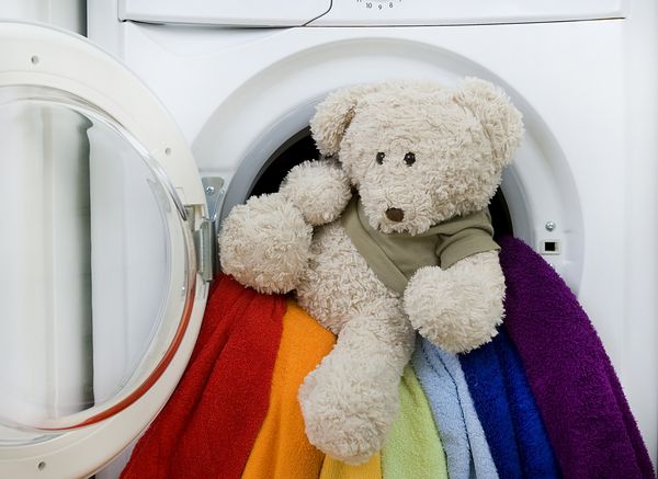 ماشین لباسشویی اسباب بازی های کودکان و لباسشویی های رنگارنگ و شستشوی رنگارنگ