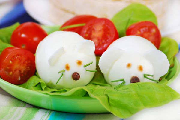 موس خنده دار ساخته شده از تخم مرغ برای صبحانه بچه ها