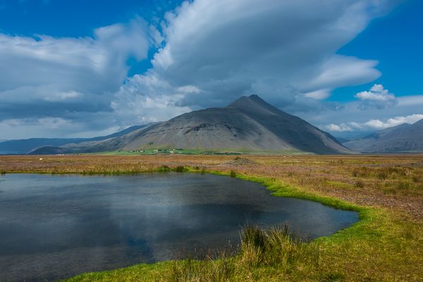 چشم انداز طبیعی ایسلندی تابستان 2015