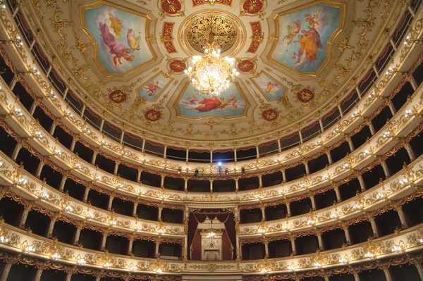 داخلی تئاتر رجیو امیلیا ایتالیا