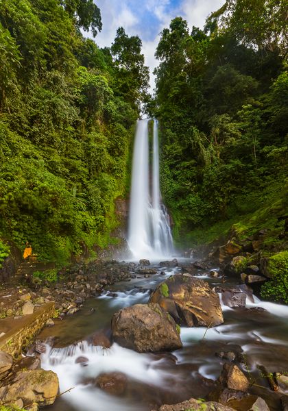 آبشار گیتگیت در جزیره بالی اندونزی زمینه سفر و طبیعت