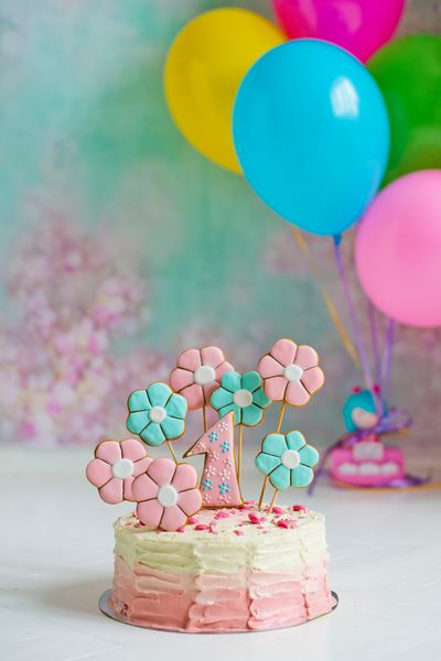 کیک برای تولد اول
