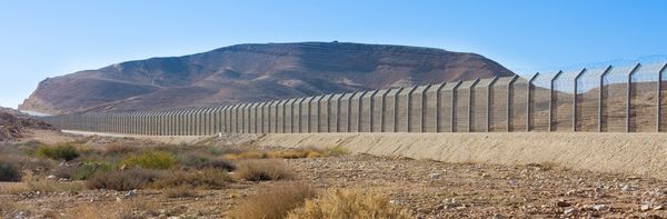 حصار مرزی جدید بین کویر Negev و مصر صحرای سینا