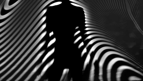 خورشید تاریک عکس هنری سیاه و سفید هنری