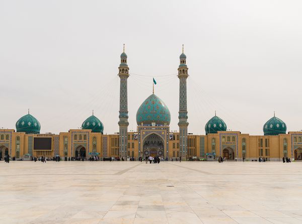 قم ایران مه 2017 مسجد جمکران در نزدیکی شهر قم ایران یک مکان مهم مذهبی است