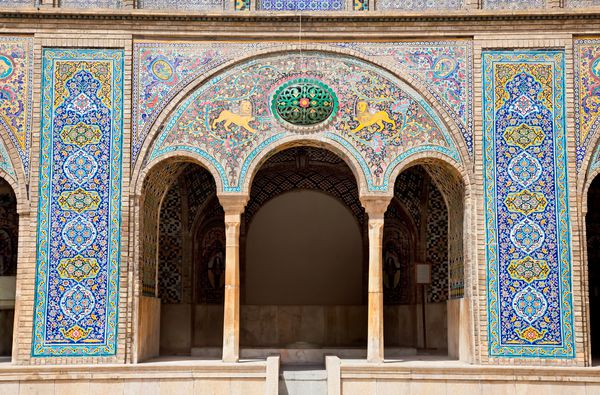 قوس موزائیک زیبایی کاخ گلستان تهران ایران