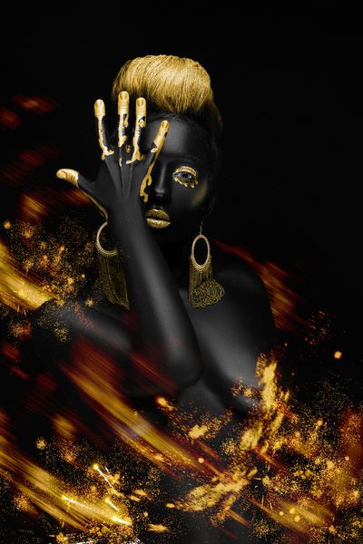 زن سیاه آتشین