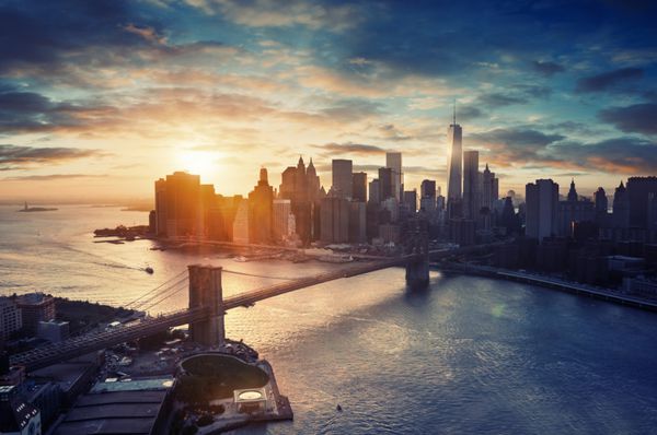 شهر نیویورک منهتن پس از غروب خورشید منظره زیبا از شهر