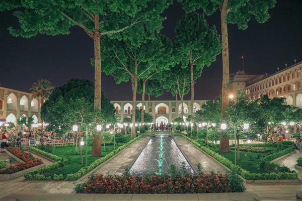 هتل کاروانسرای عباسی اصفهان باغ و سرای اصلی