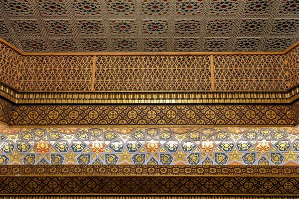 دیواره تراس هنر طراحی دیوار و نقوش زیبای اسلیمی و ایرانی در معماری قدیم و باستانی
