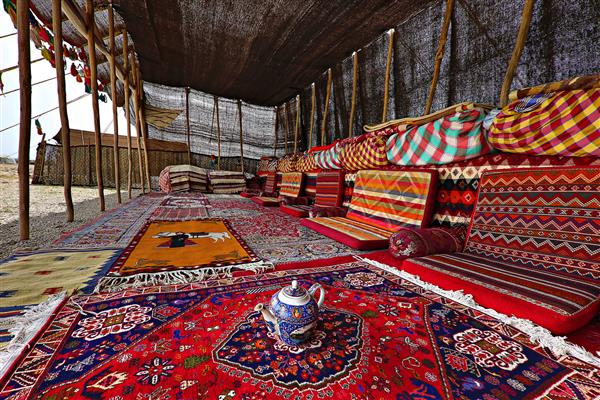 چادر عشایر رنگارنگ مردم عشایر ایران معروف به قشقایی در ایران