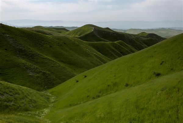 تپه های سبز در ایران استان گلستان