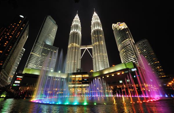 کوالالامپور مالزی برج های دوقلوی پتروناس