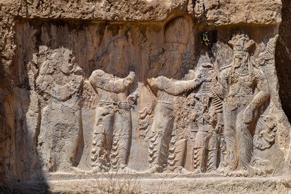 نقش پادشاهان ایرانی پارسی بر روی صخره - شهر باستانی تخت جمشید نقش رستم در شیراز استان فارس ایران