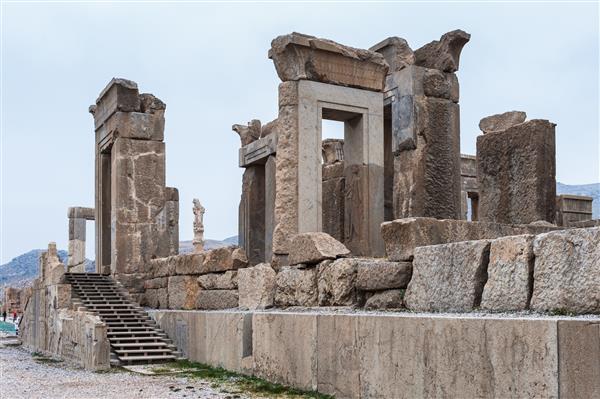 سالن صد ستون در آپادانای خشایارشا در شهر باستان تخت جمشید ایران میراث جهانی یونسکو