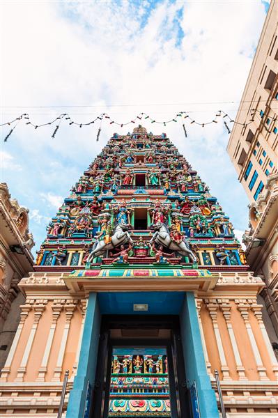 جزئیات معماری معبد سری مهاماریامان نزدیک محله چینی ها در کوالالامپور مالزی این معبد قدیمی ترین معبد هندو در شهر است