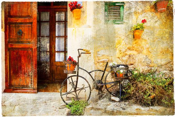 خیابانی جذاب در دهکده والدموسا با دوچرخه قدیمی