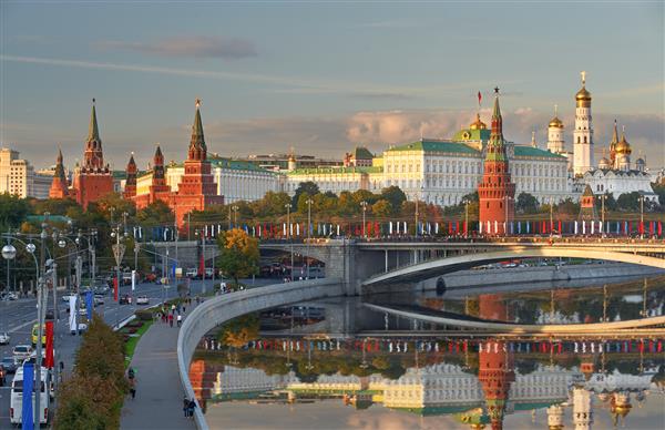 نمایی زیبا و مشهور از کاخ و کلیساهای کرملین مسکو روسیه