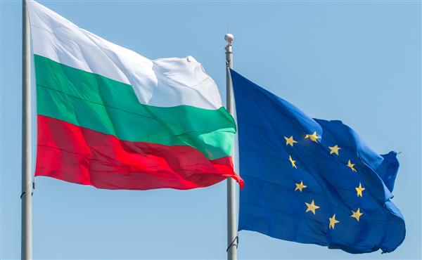 پرچم های اتحادیه اروپا و بلغارستان