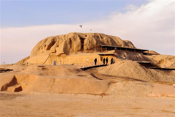 تپه سیالک تپه باستانی سیالک یک مکان باستانی بزرگ باستانی کاشان استان اصفهان در مرکز ایران نزدیک باغ فین