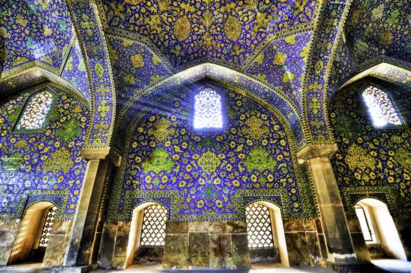 مسجد امام در میدان نقش جهان در اصفهان ایران مسجد امام به مسجد شاه معروف است ساخت آن در سال 1629 به پایان رسید