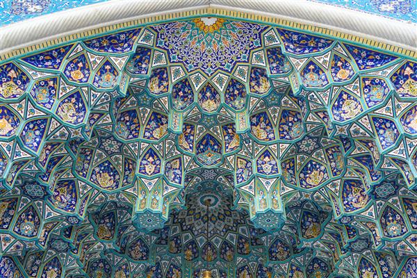 نمای مسجد باستانی ایران تزئین سنتی طاق بالای ورودی