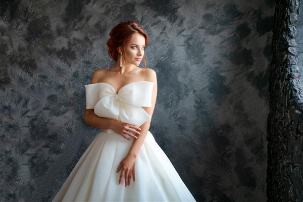 عروس زیبا با لباس عروس آرایش و استایل زیبا