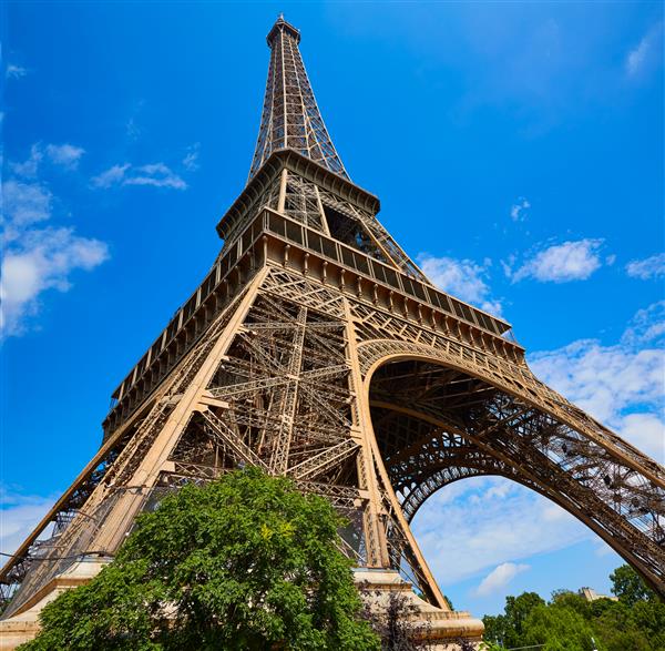 برج ایفل در پاریس فرانسه