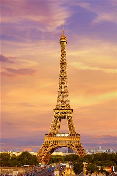 برج ایفل در غروب آفتاب پاریس فرانسه
