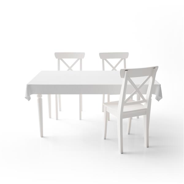ماکت خالی میز ناهارخوری با پارچه سفید و صندلی های مدرن
