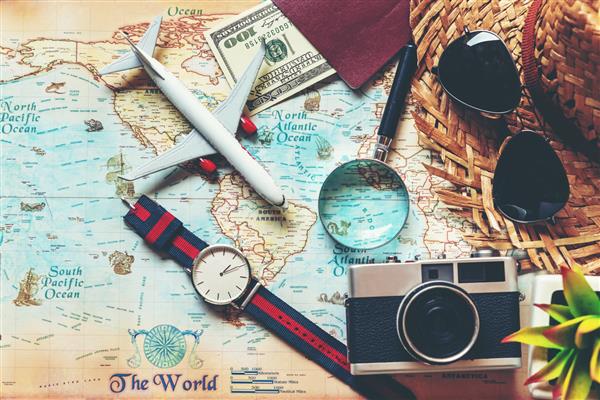 بروشور اطلاعات سفرهای گردشگری نقشه های لوازم جانبی تور مسافرتی اقلام پاسپورت کوله پشتی گردشگری مرد و بازدید برای برنامه ریزی سفرهای کاری به مقصد سفر تعطیلات جهان تعطیلات تابستان