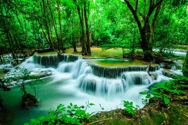 Huay Mae Khamin آبشار بسیار زیبایی از آبشار تایلند پارک ملی Huay Mae Khamin کانچانابوری تایلند است